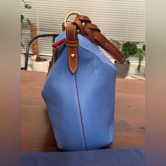 Dooney and Bourke pebble grain Twist Strap Hobo in azure. - Picture 4 of 10